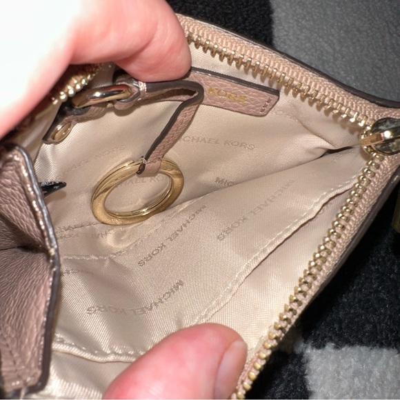 Michael Kors - Pink Wristlet wallet - Picture 6 of 6